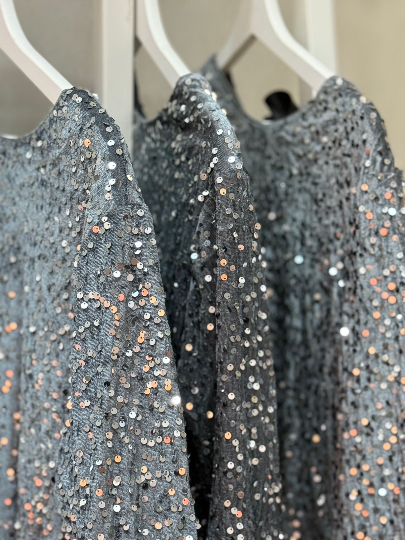 Minette Langärmliges Glitzer-Front-Tie-Top