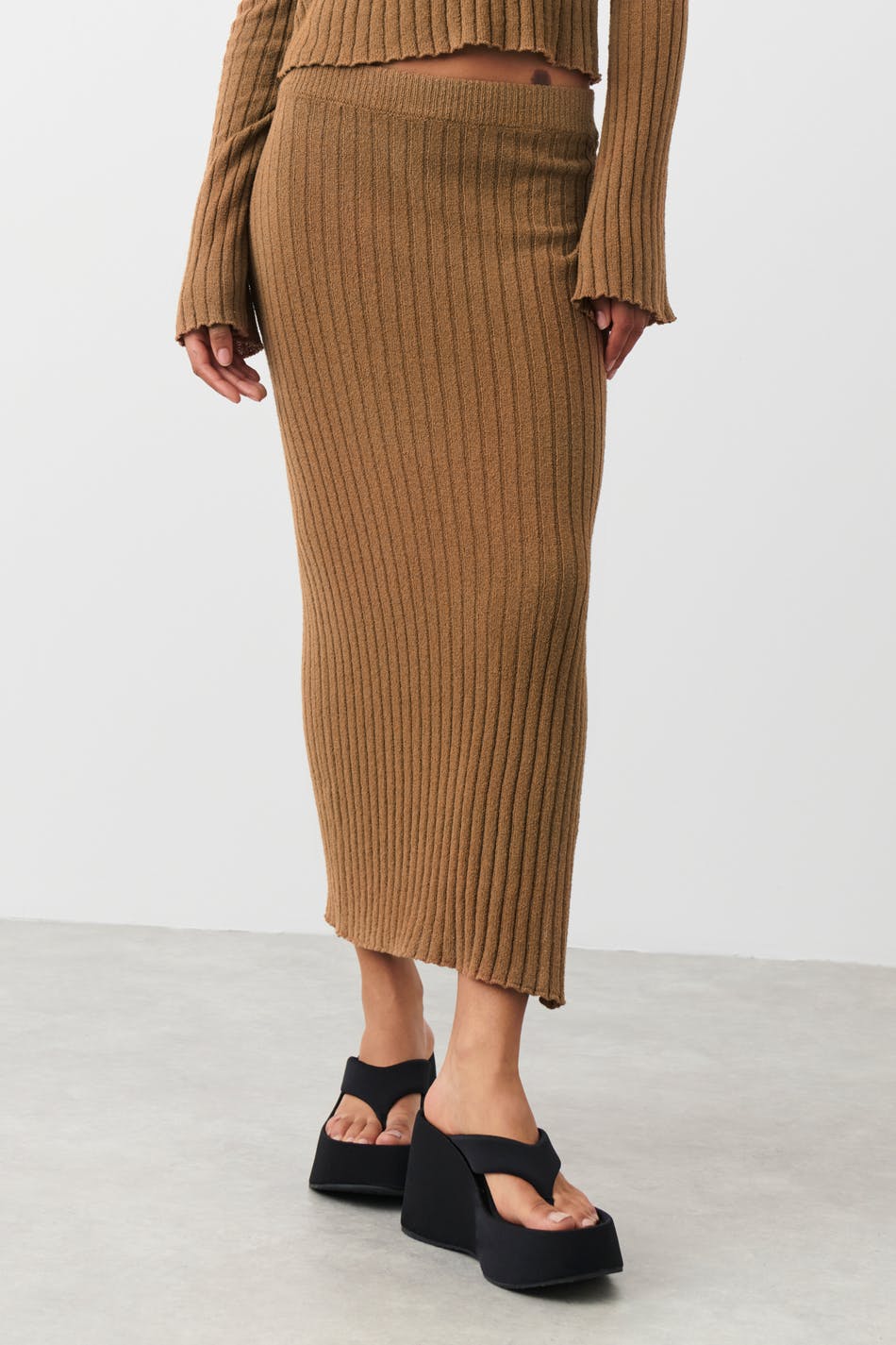 Gina Tricot Knitted Slit Skirt braun