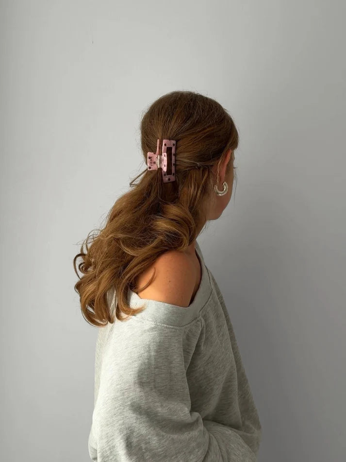 "JTLMAJA" CLIP in rose polka dots