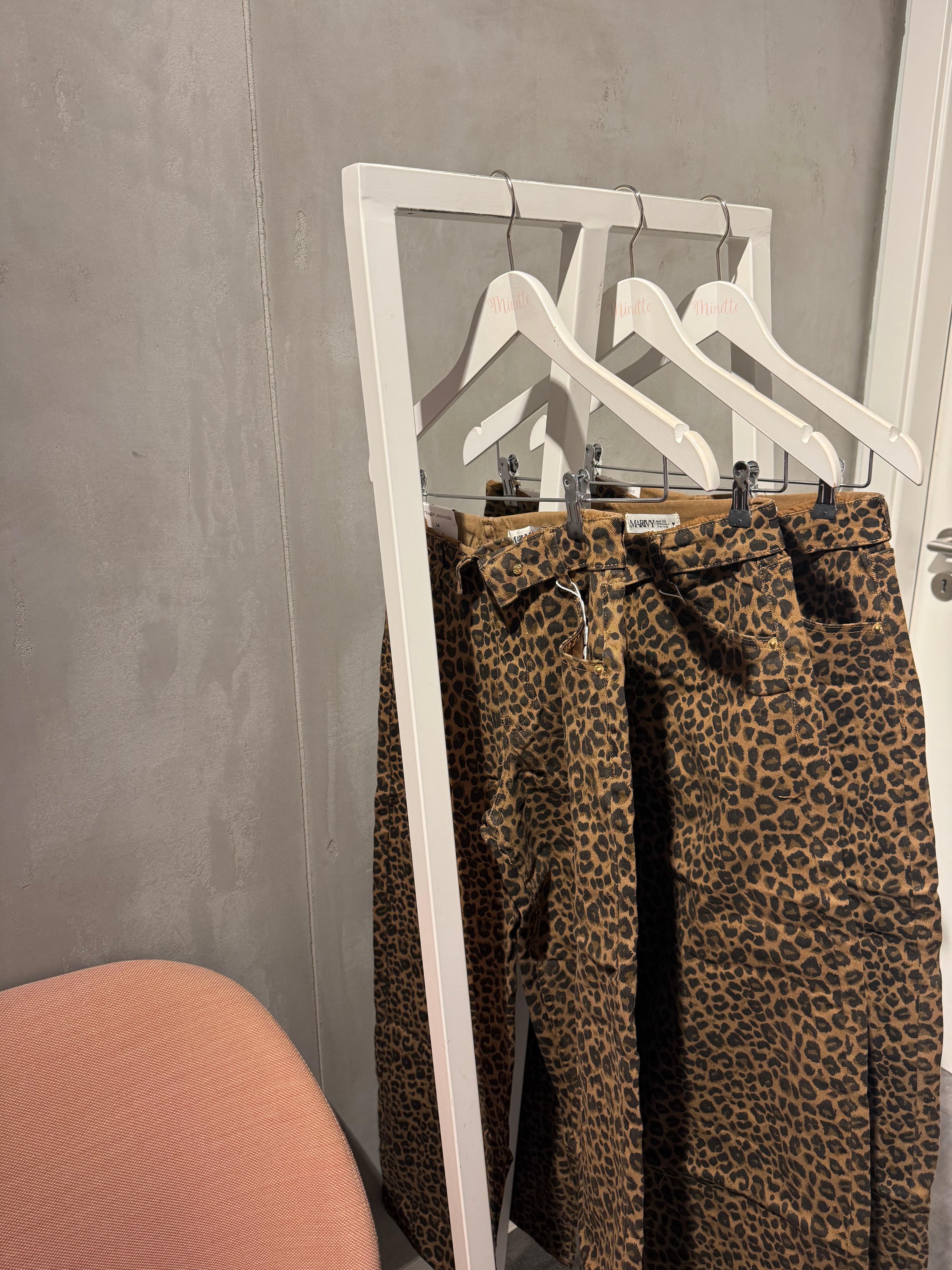 Minette Stylische High-Waist Leo-Jeans