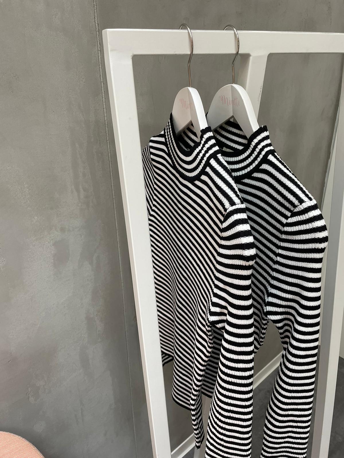Minette Highneck Knit Pullover weiss gestreift