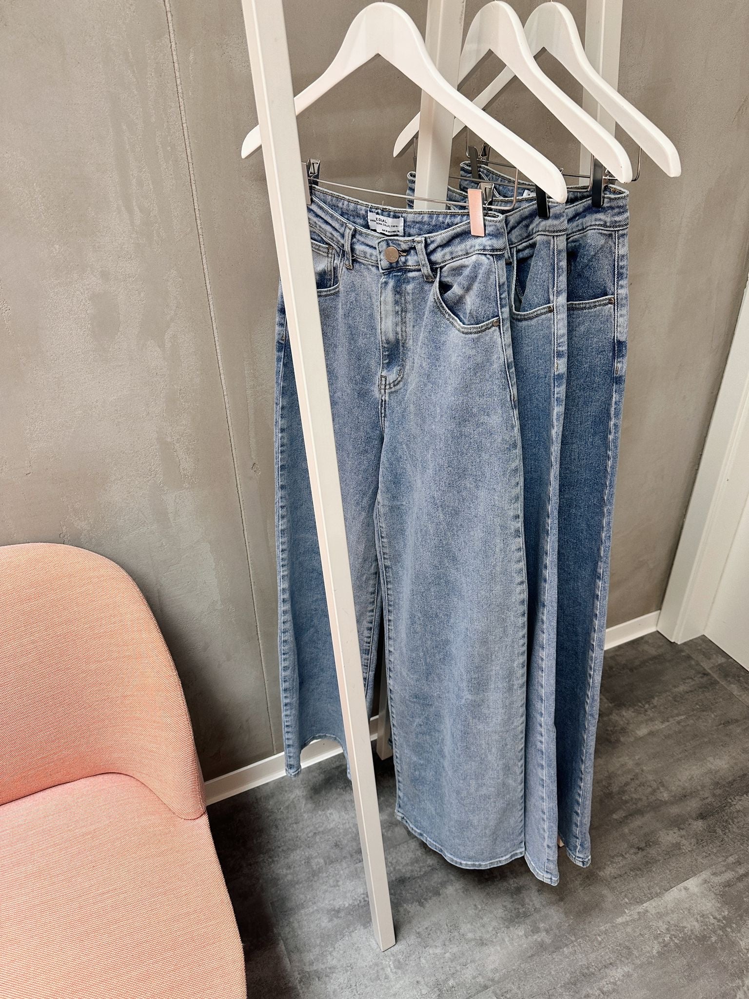 Minette Jeanshose mit weitem Bein