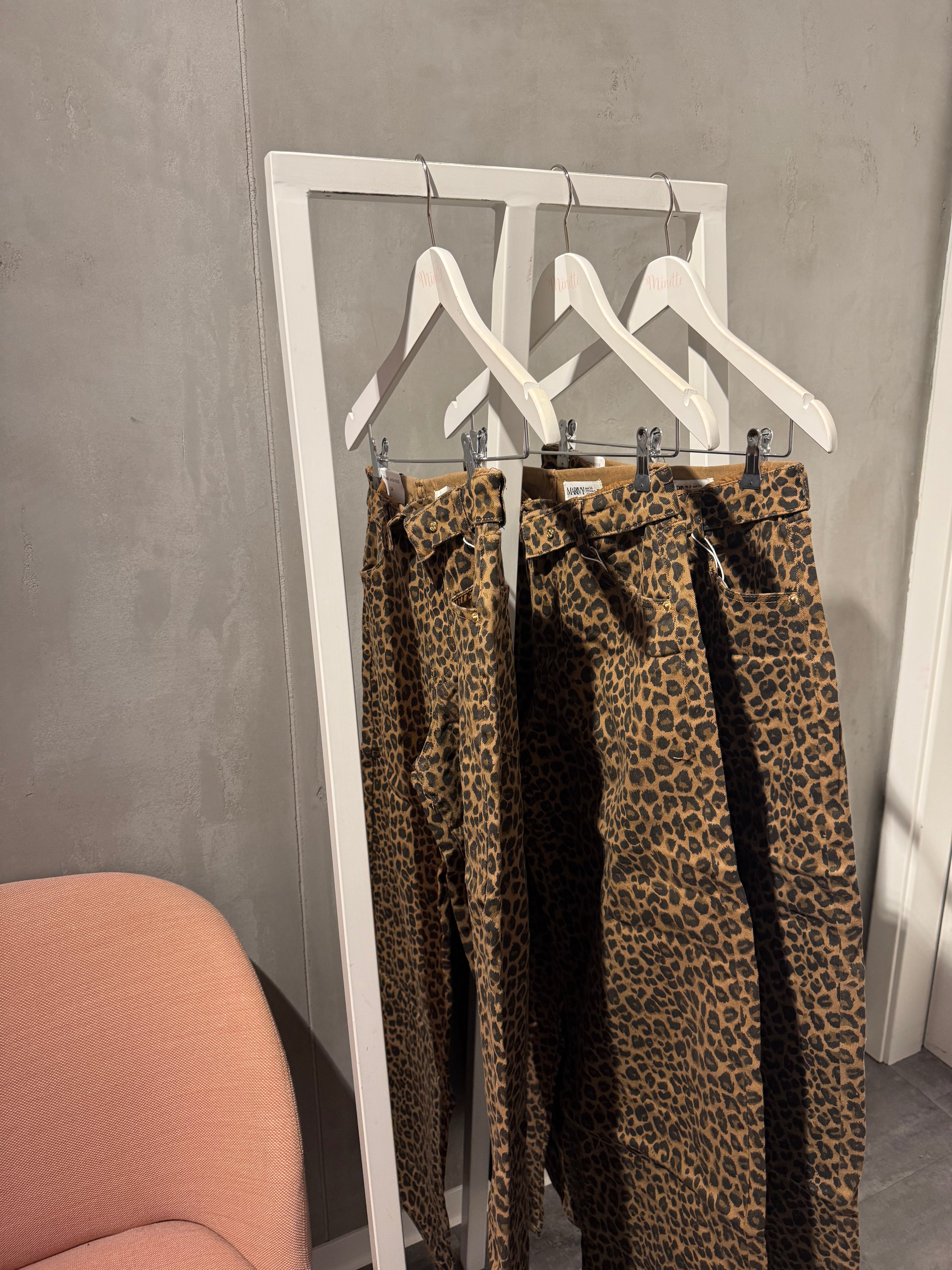 Minette Stylische High-Waist Leo-Jeans