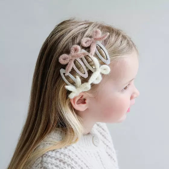 Mimi & Lula Oma strickte Schleife, klack klack