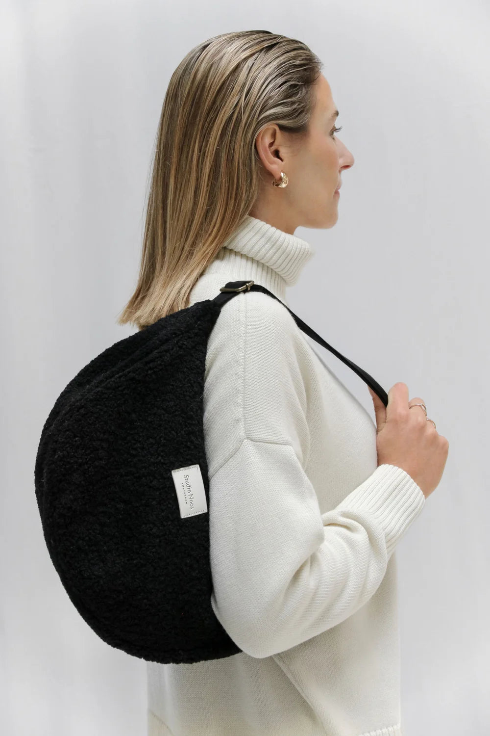 Studio Noos Schwarze Teddy Adult-Gürteltasche