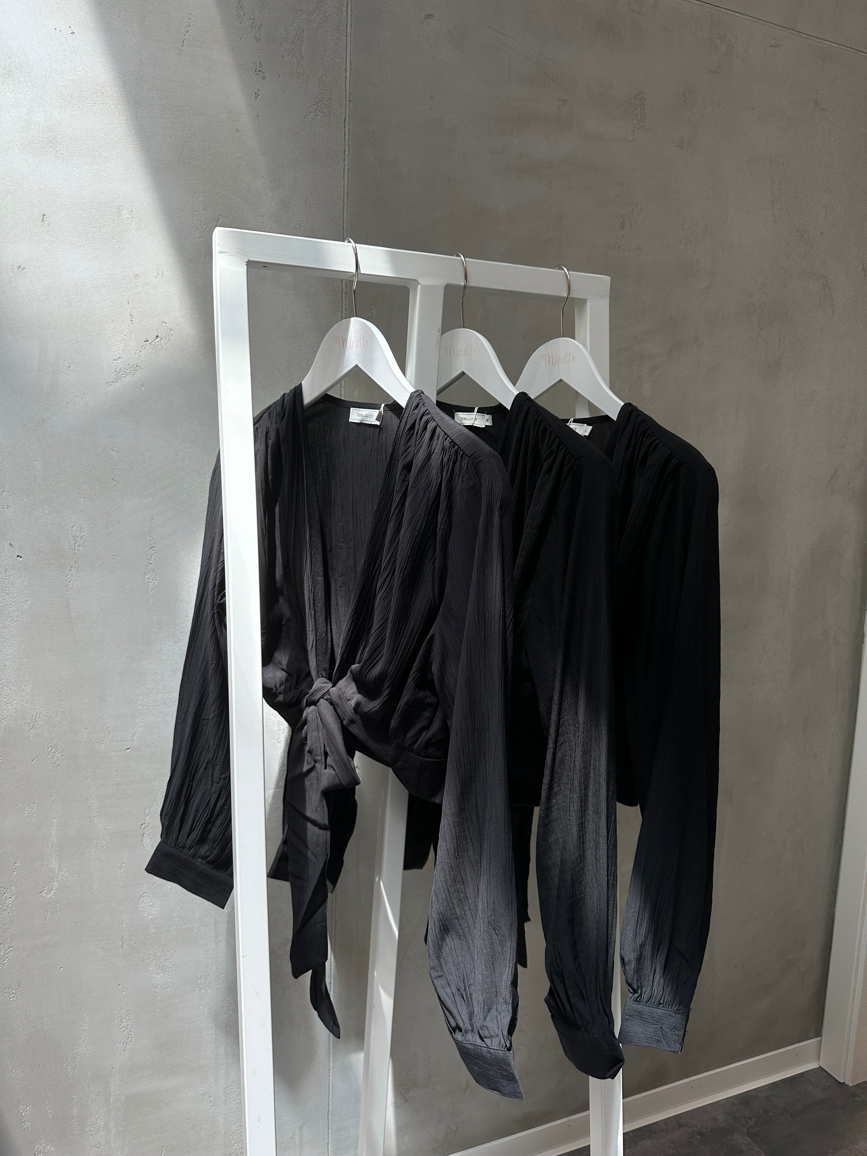 Minette Cropped Wickelbluse