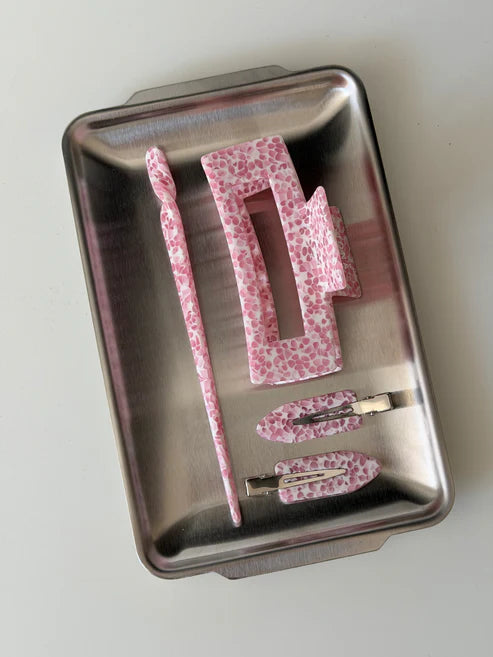 "JTLMILA" CLIP in blush dots