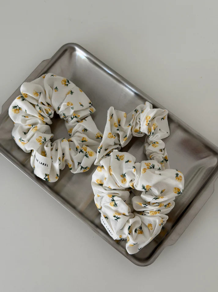 "JTLEVERYDAY" SCRUNCHIES in yellow porcelaine