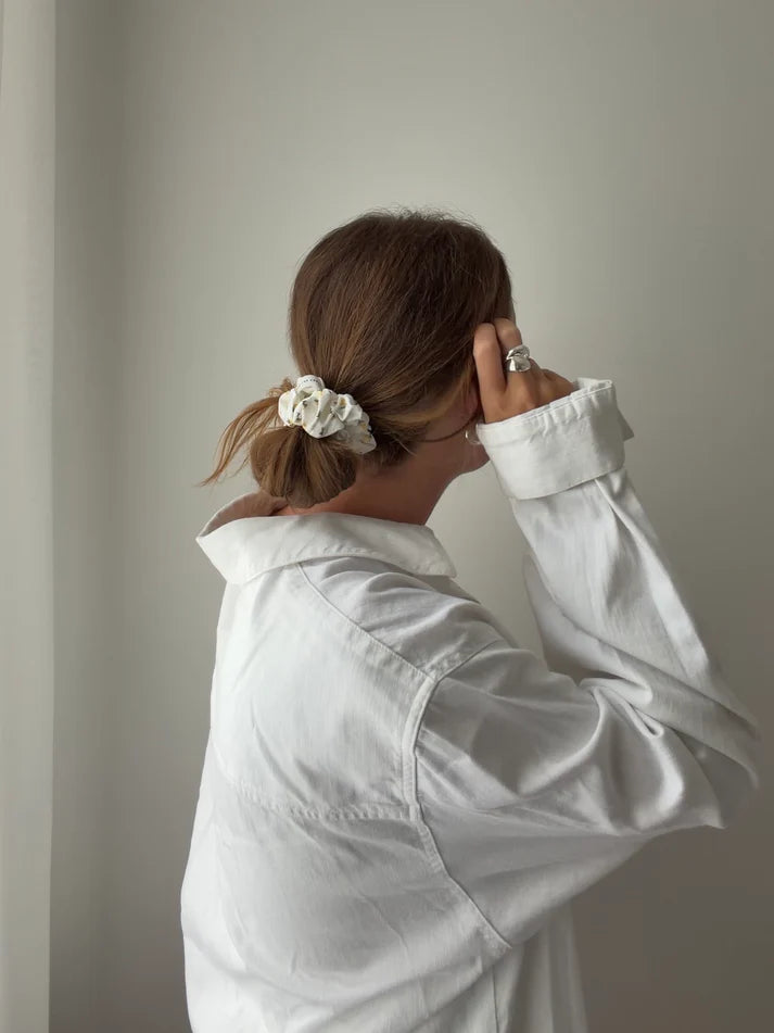"JTLEVERYDAY" SCRUNCHIES in yellow porcelaine