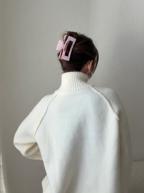 "JTLMILA" CLIP in blush dots