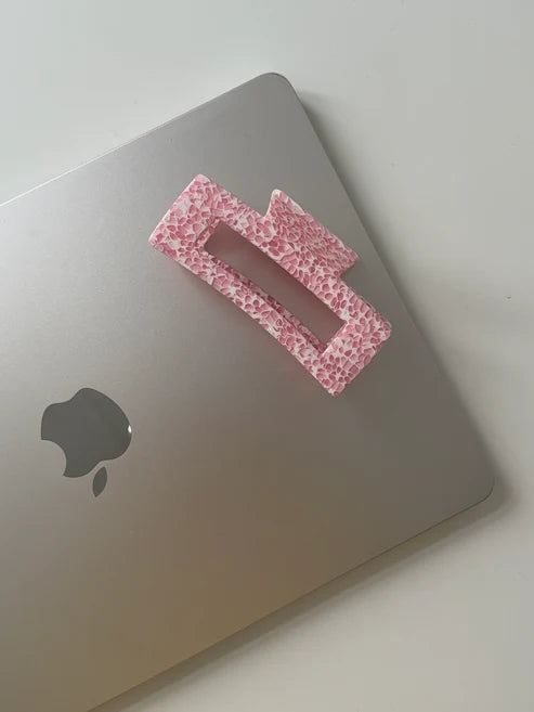"JTLMILA" CLIP in blush dots