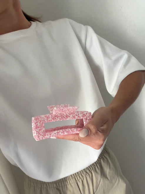"JTLMILA" CLIP in blush dots