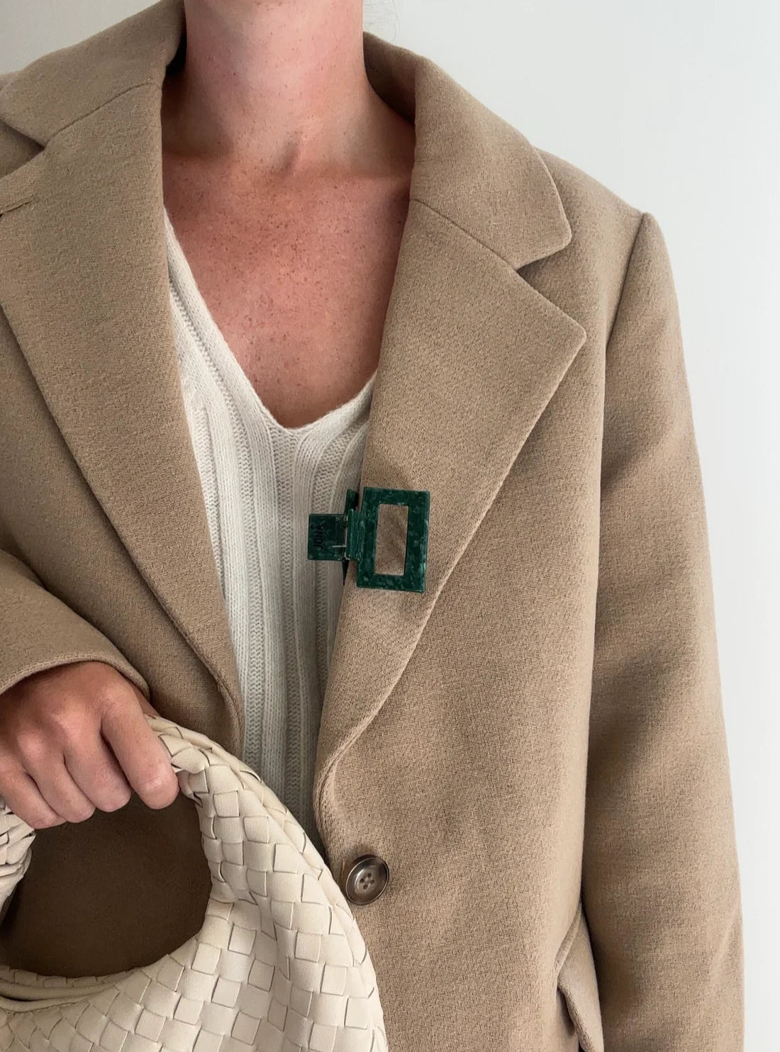 Jona the Label- JOSEFIN CLIP pine