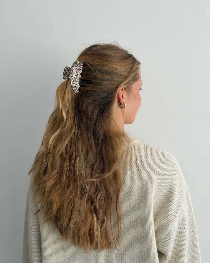 Jona the Label- MATILDA CLIP loved