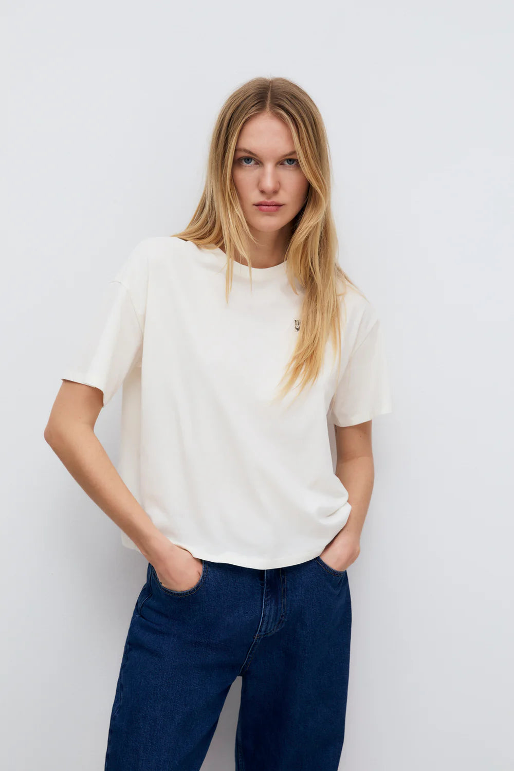 The New Society- Mariana Woman T-Shirt Moonlight White