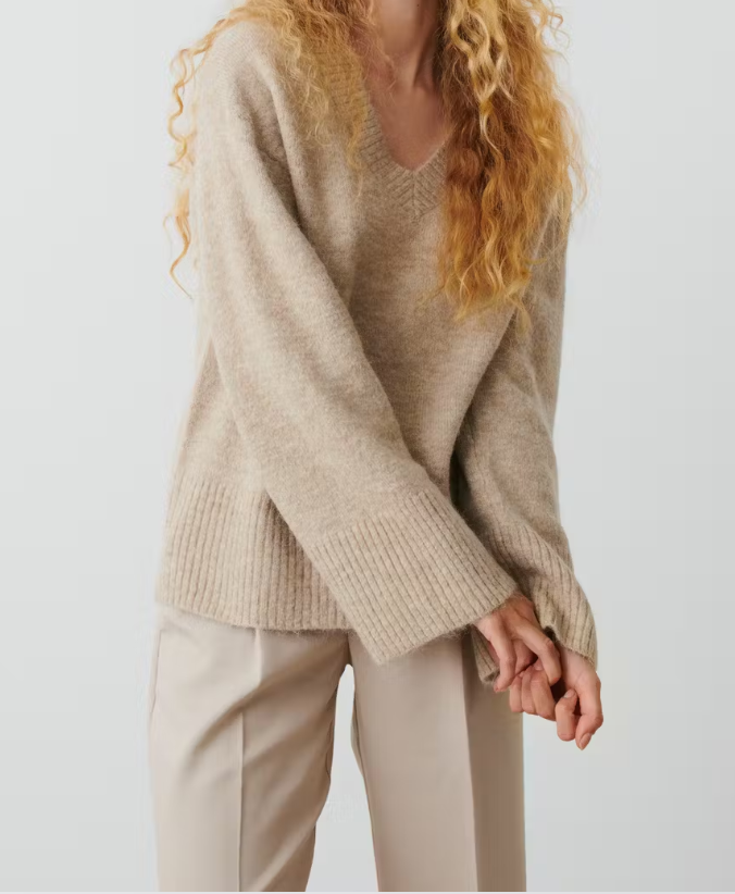 Gina Tricot "V-Neck" Knitted Sweater beige