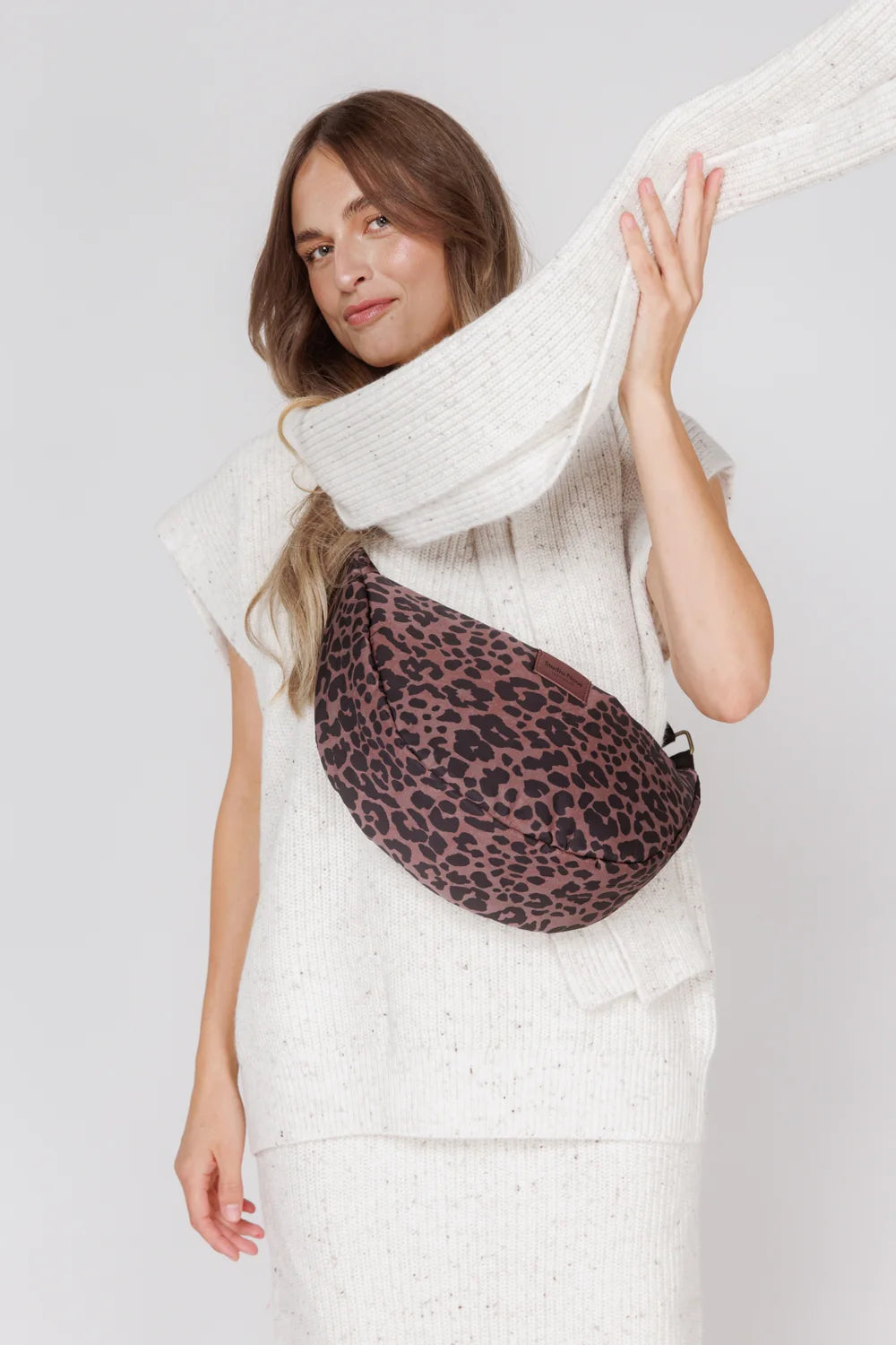 Studio Noos Red Leopard Puffy-Gürteltasche