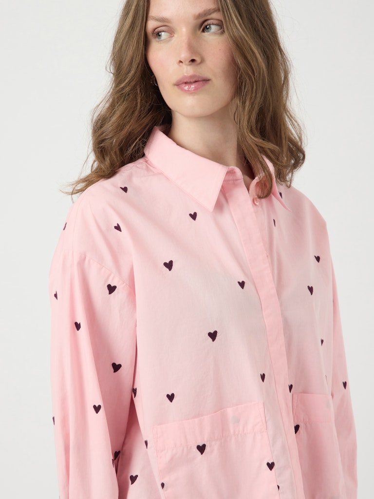 "MinettexYAS" Short Heart Shirt