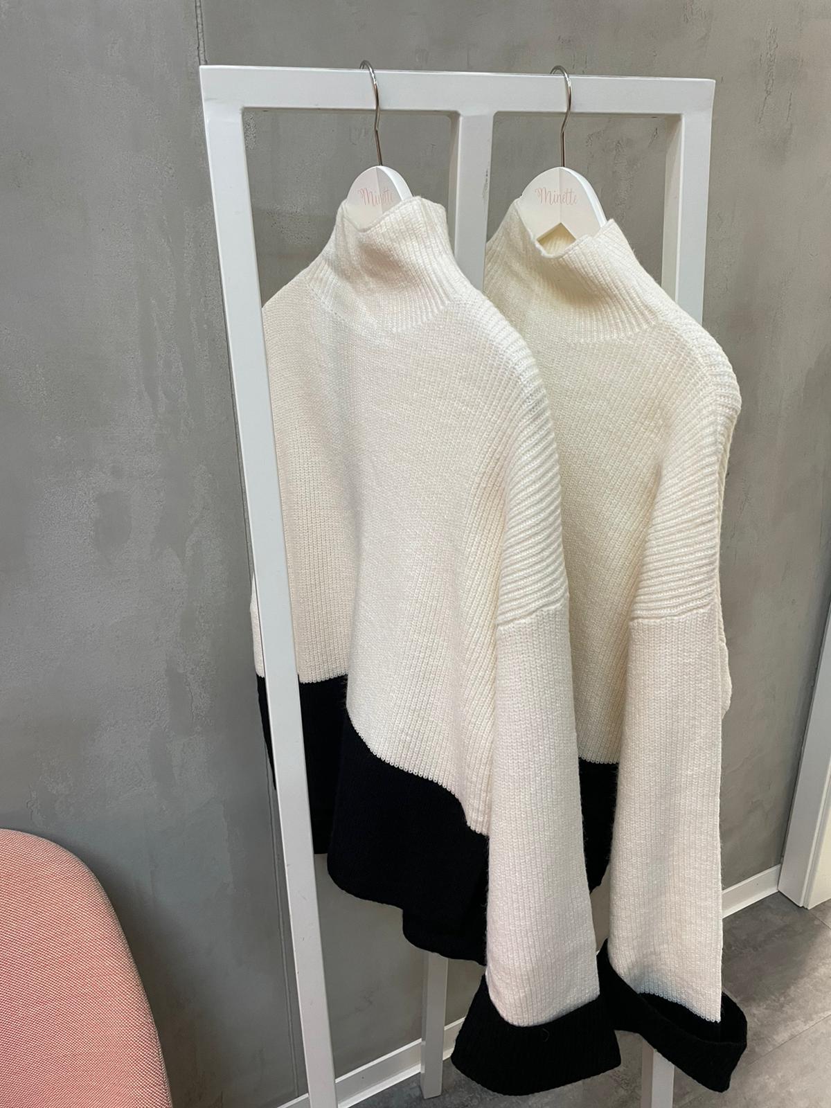 Minette zweifarbiger Knit Pullover