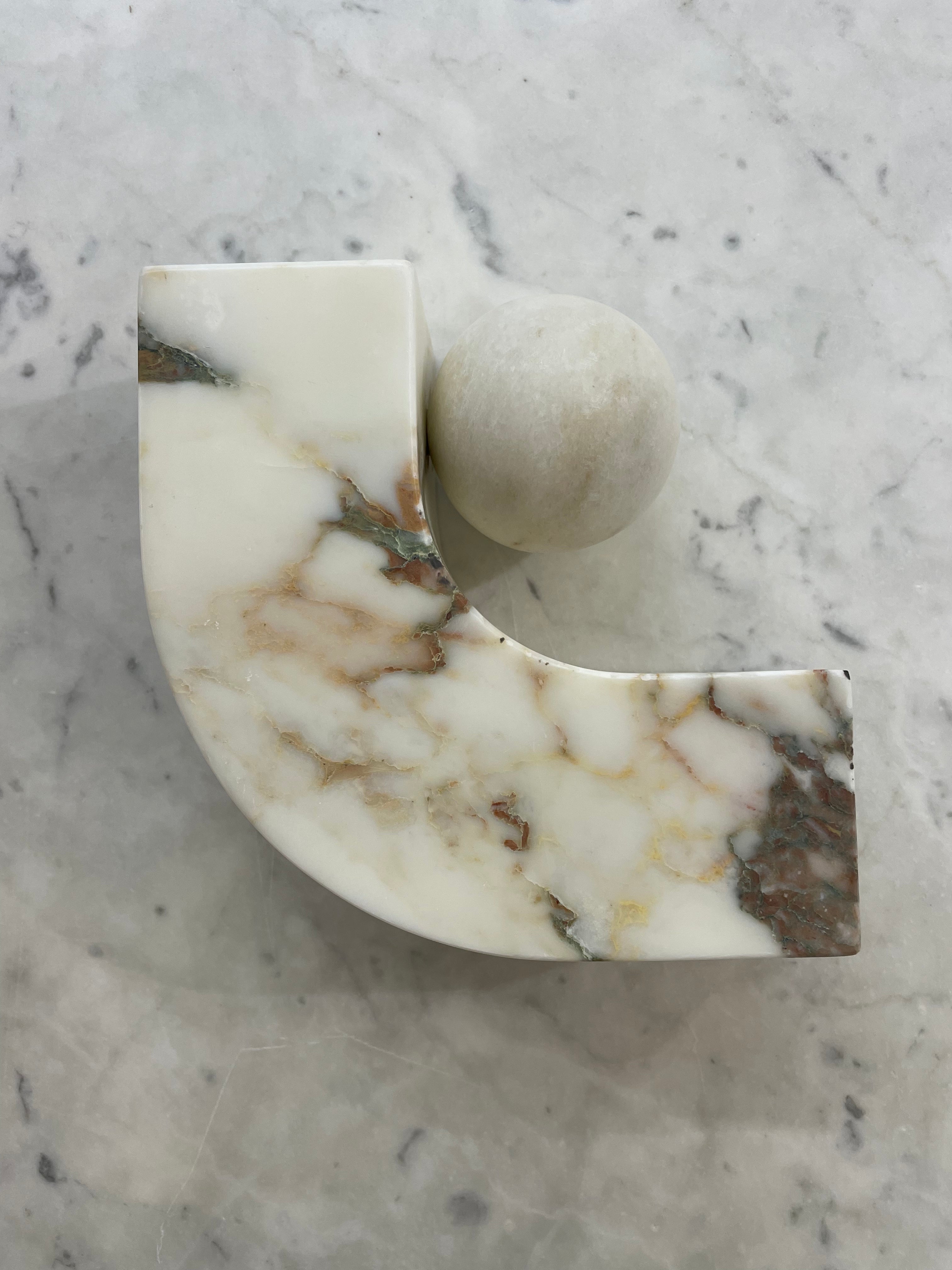 Equi – Calacatta