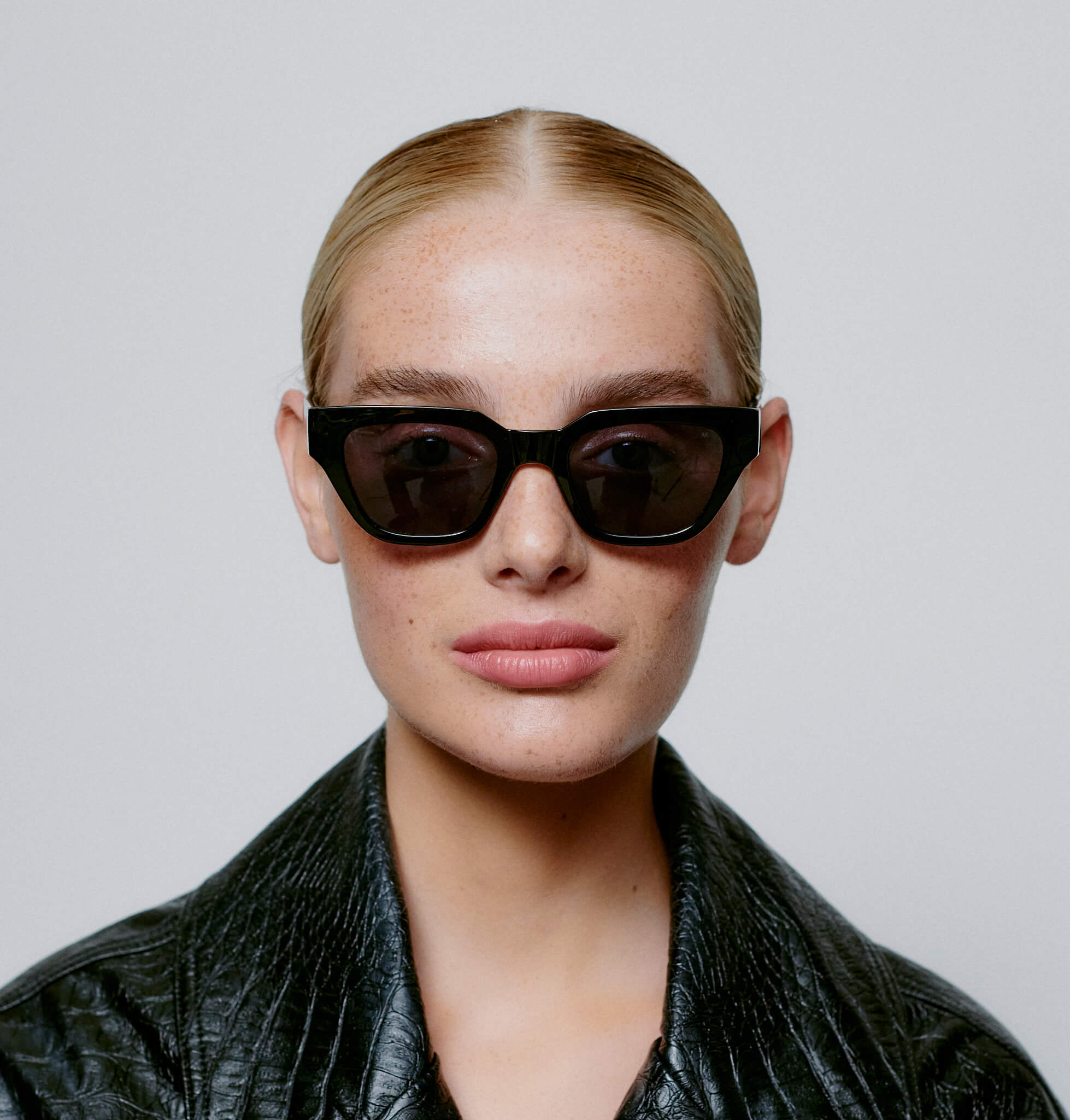 A Kjaerbede  KAWS – BLACK