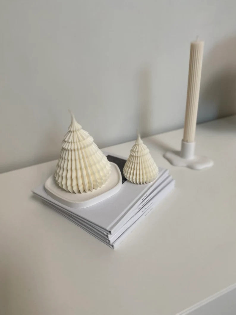Mykiro & Co Tannenbaum Kerze creme weiß, groß